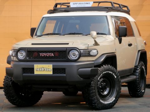 ＦＪクルーザー ４ＷＤ ベージュ　ベースグレード　ランクル調布店